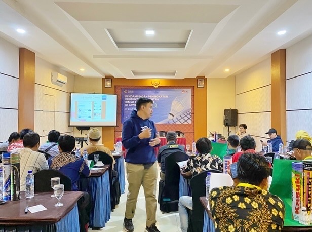 Foto asli Hilmi Firdaus Muslian saat menjadi instruktur program Kementerian Perindustrian Republik Indonesia